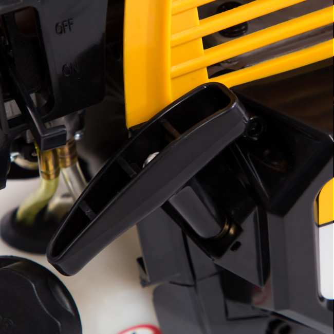 Триммер бензиновый DR-33S, 33 см3, разъемная штанга, состоит из 2 частей Denzel в Казани