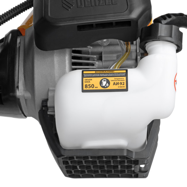 Триммер бензиновый DGT-52-PRO, анти-вибро, 52 см3, неразъем, состоит из 2 частей Denzel в Казани