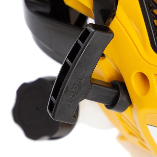 Триммер бензиновый DTL-33S, 33 см3, разъемная штанга, состоит из 2 частей Denzel в Казани