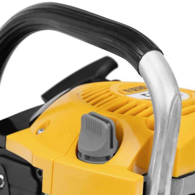 Пила цепная бензиновая DGS-5820, шина 50 см, 58 см3, 4.1 л.с, шаг 0.325, паз 1.5 мм, 76 звеньев Denzel в Казани