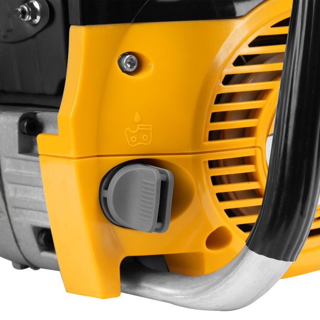 Пила цепная бензиновая DGS-5820, шина 50 см, 58 см3, 4.1 л.с, шаг 0.325, паз 1.5 мм, 76 звеньев Denzel в Казани