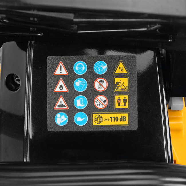 Пила цепная бензиновая DGS-5820, шина 50 см, 58 см3, 4.1 л.с, шаг 0.325, паз 1.5 мм, 76 звеньев Denzel в Казани