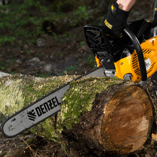 Пила цепная бензиновая DGS-5820, шина 50 см, 58 см3, 4.1 л.с, шаг 0.325, паз 1.5 мм, 76 звеньев Denzel в Казани