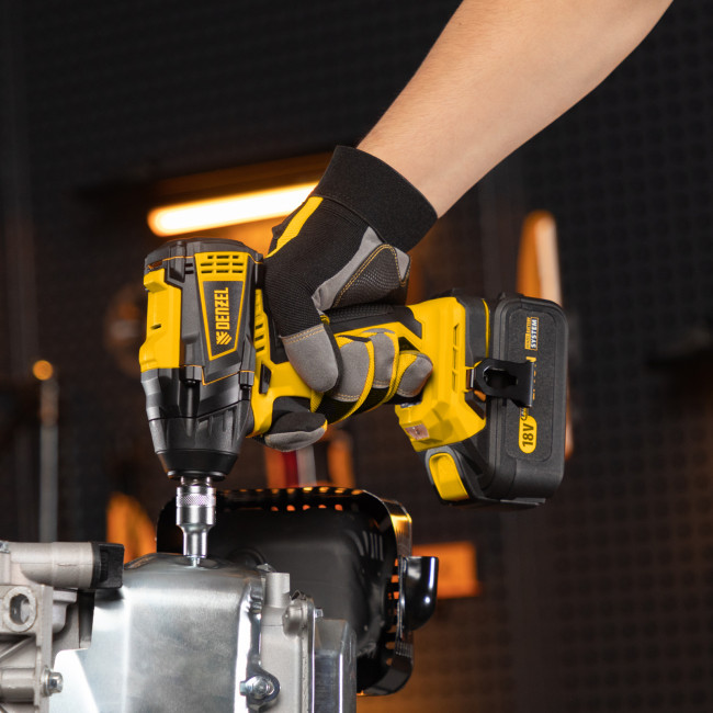 Гайковерт ударный аккумуляторный бесщет CIW-IB-300-0, Li-ion, 18В, 300Нм Denzel в Казани