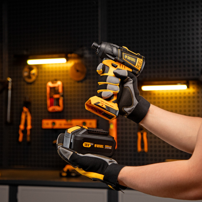 Винтоверт ударный аккумуляторный бесщет CID-IB-200 18В Li-Ion Denzel в Казани Винтоверт ударный аккумуляторный бесщет CID-IB-200 18В Li-Ion Denzel в Казани