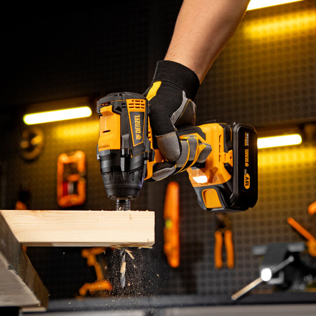 Винтоверт ударный аккумуляторный бесщет CID-IB-200 18В Li-Ion Denzel в Казани Винтоверт ударный аккумуляторный бесщет CID-IB-200 18В Li-Ion Denzel в Казани