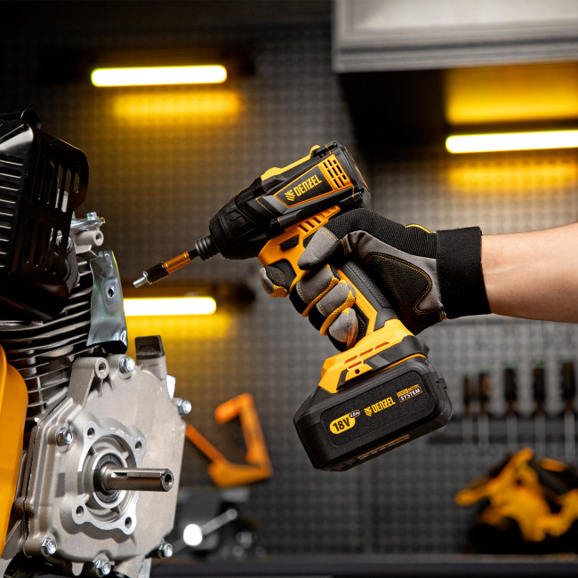 Винтоверт ударный аккумуляторный бесщет CID-IB-200 18В Li-Ion Denzel в Казани Винтоверт ударный аккумуляторный бесщет CID-IB-200 18В Li-Ion Denzel в Казани